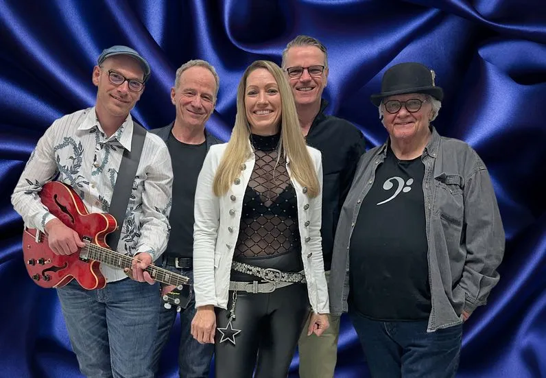 szene-Radar - Bluesilk, FBA - Schiff Freiburg  in Freiburg im Breisgau