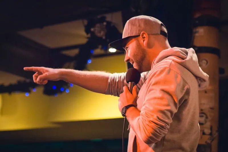 szene-Radar - Slam Poetry, Mod. Marvin Suckut, Cafe Atlantik  in Freiburg im Breisgau