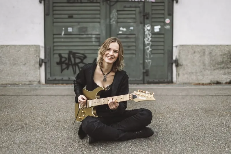 szene-Radar - Yasi Hofer o Between the Lines, Jazzhaus  in Freiburg im Breisgau