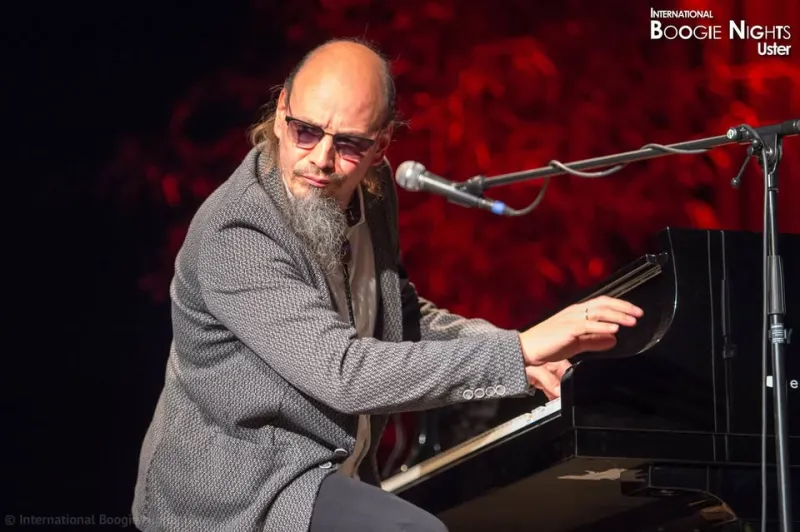 szene-Radar - Henning Pertiet - Blues & Boogie Woogie, Schlosskeller Emmendingen  in Freiburg im Breisgau