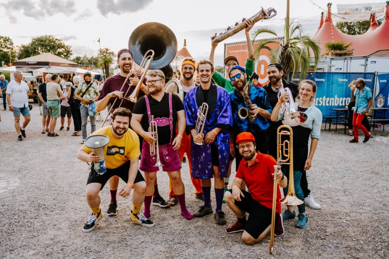 szene-Radar - Maddis'son Brass Band, Freiburg stimmt ein  in Freiburg im Breisgau