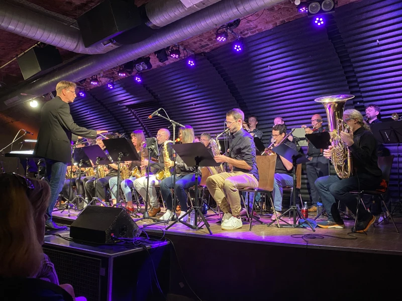 szene-Radar - Jazzhaus Big Band, Freiburg stimmt ein  in Freiburg im Breisgau